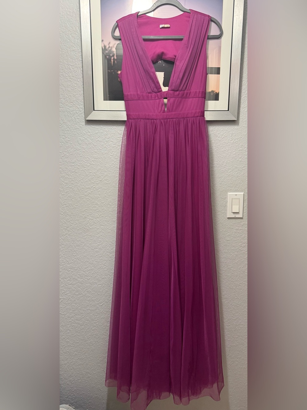 Elegant Fuchsia Mesh Maxi dress best fits sz 6-8